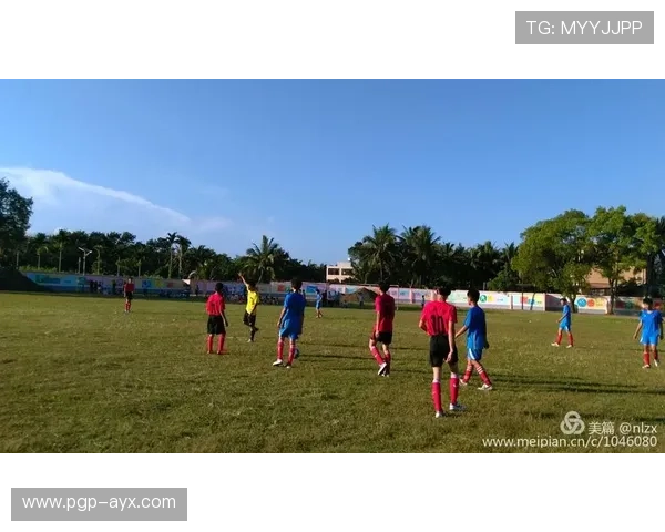 Musiala悉心指导年轻队友,传承足球智慧与团队精神