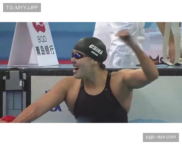 傅园慧刷新亚洲纪录，游泳赛场再创辉煌
